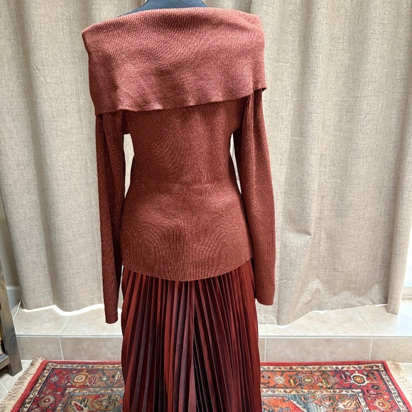 Two-Piece Copper Metallic Knit Set – Skirt + Convertible Sweater – Size XL - Picture 5 of 6